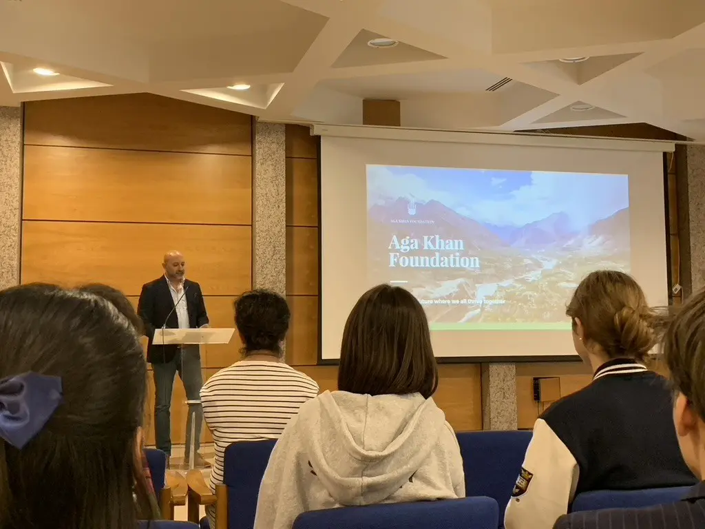 guest-speaker-at-the-ismaili-centre-aga-khan-foundation